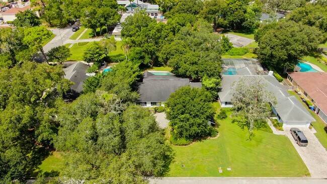 Building Photo - 10406 Reclinata Ln