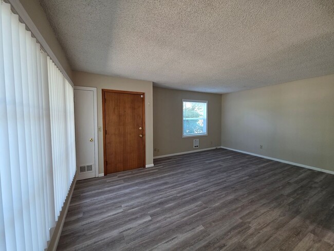 Primary Photo - Charming 3 bedroom 2 bath