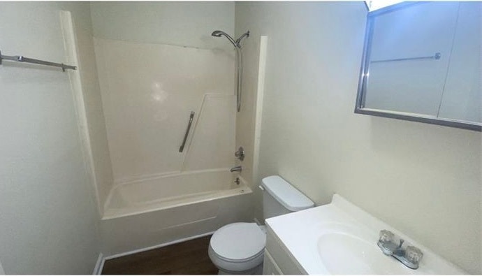 Master Bath - 5878 Aftonshire Dr