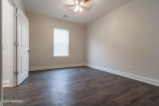 Building Photo - 115 Millie Park Dr