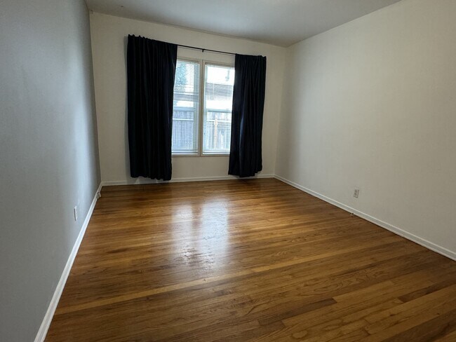 Building Photo - 3736 S Bentley Ave