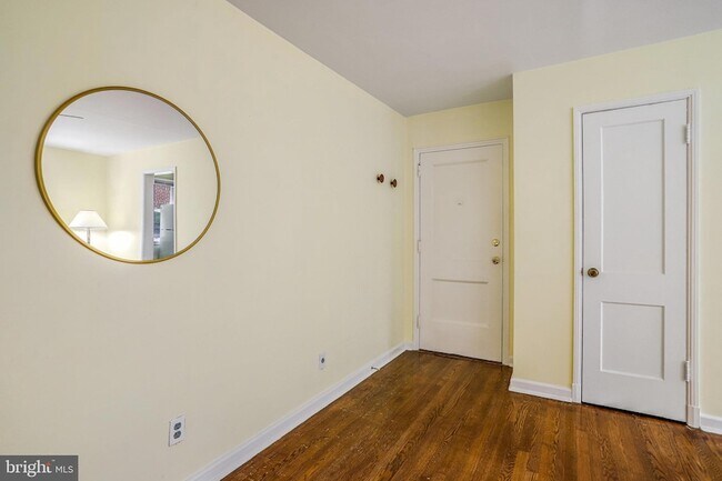 Primary Photo - 4004 Beecher St NW