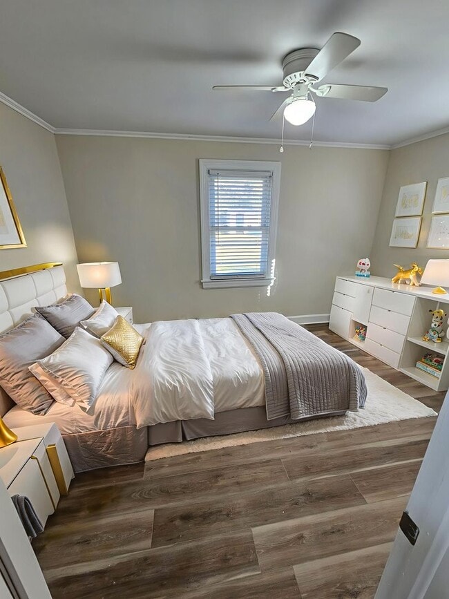 Building Photo - 610 Lynwood Ave NE