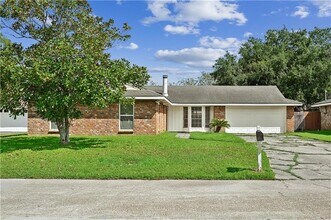 Building Photo - 122 Dewald Dr