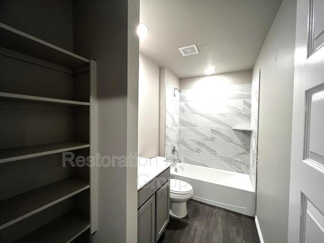 Building Photo - 2717 Dennis Dr