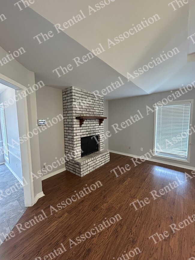 Building Photo - 103 Liner Dr