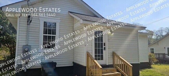 Building Photo - 115 Larch Cir