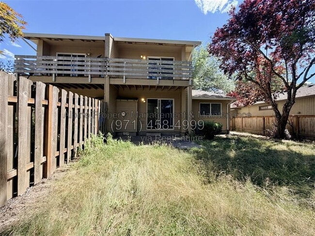 Building Photo - 18317 SW Jann Dr