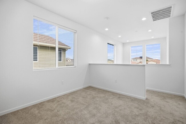 Building Photo - Brand New 4 Bedroom 3 Bathroom with solar in NW Visalia!!!