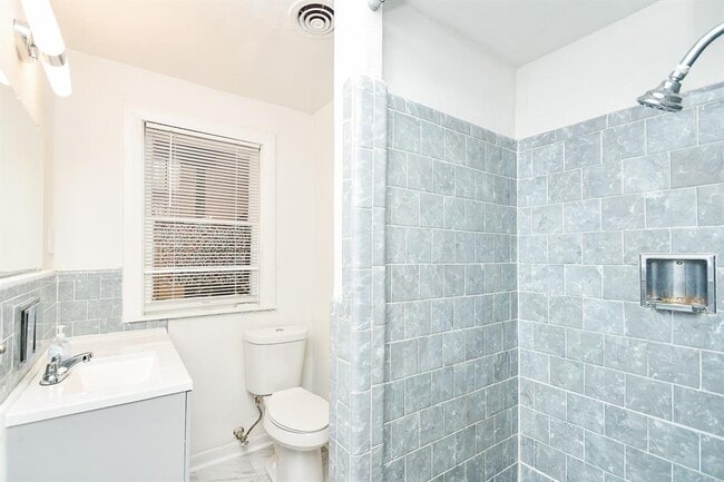 Building Photo - 4416 Mt Vernon St