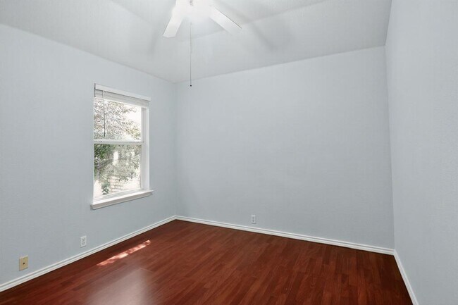 Building Photo - 1208 Heritage Hill Cove