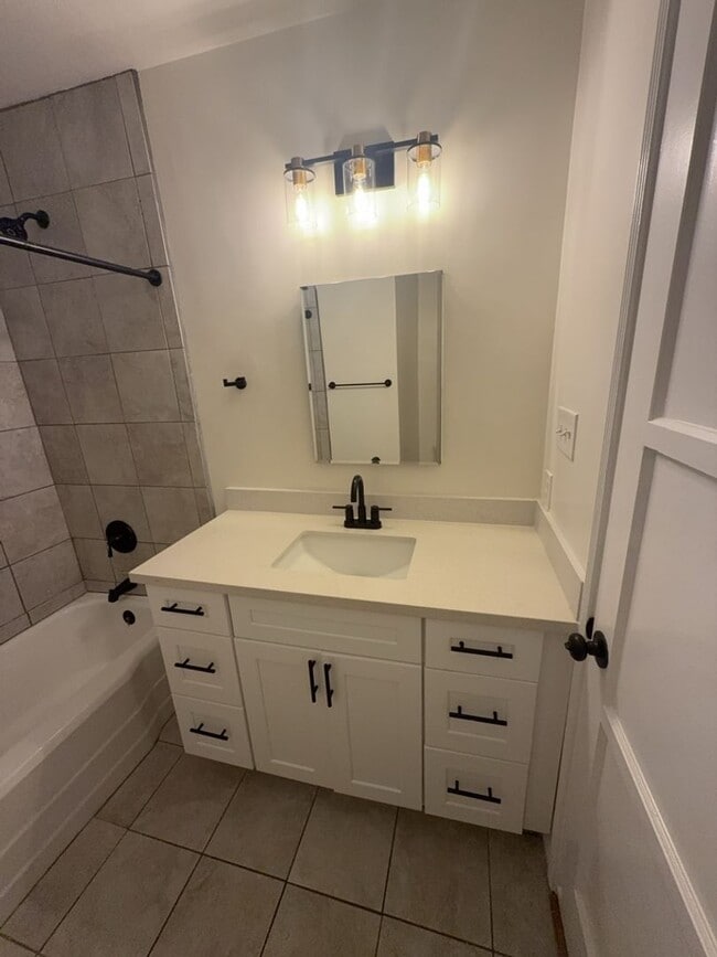 Building Photo - 12556 Everglade St