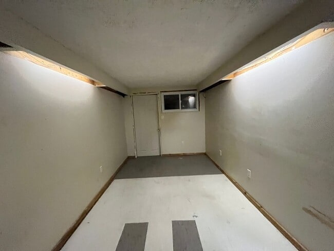 Building Photo - 3140 Longshore Ave
