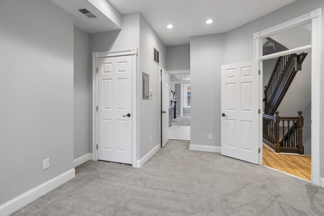 Building Photo - 1713 Linden Ave