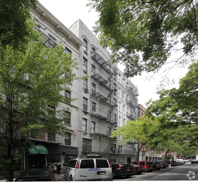 Primary Photo - 208 E 21 Street