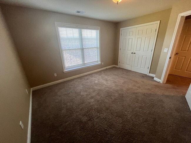 Building Photo - Beautiful 4 Bed in Hamburg!