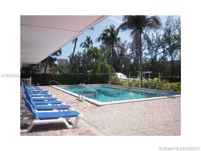 Building Photo - 3660 NE 166th St