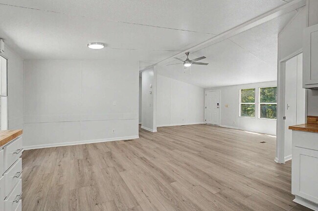Building Photo - Updated 3-Bedroom Home on 10 acres in Chapel Hill