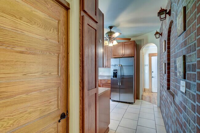 Building Photo - 307 N 31st St