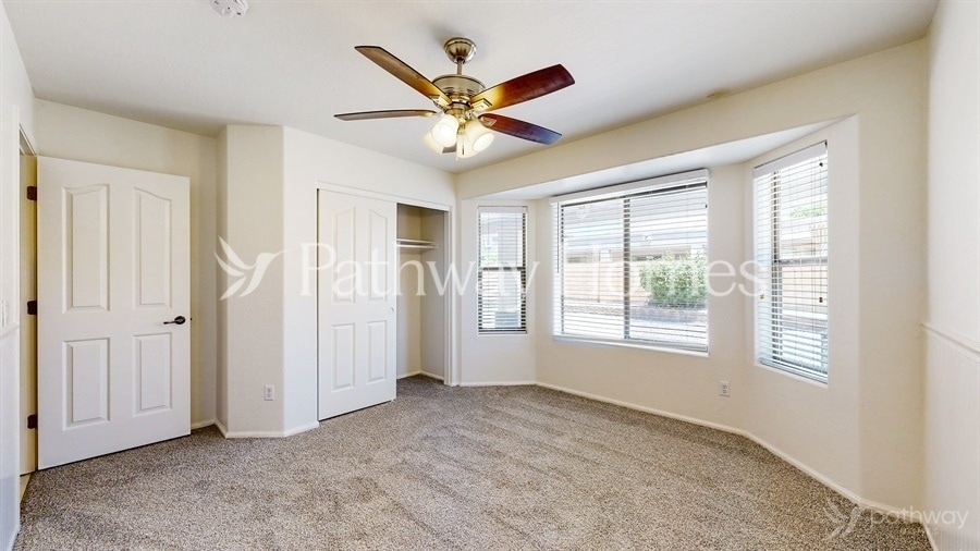 Building Photo - 43290 W Griffis Dr