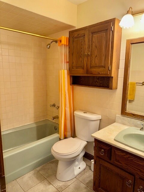 Building Photo - 3360 W 184th St