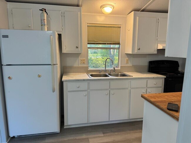 Building Photo - 9303 SW 99th Pl
