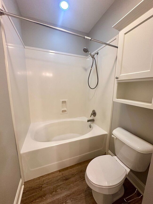 Building Photo - 10664 Florida Blvd