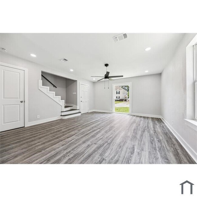 Building Photo - 3431 Rosedale St