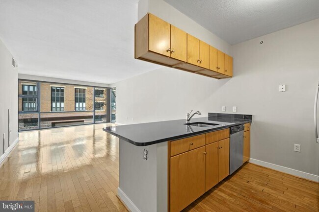 Building Photo - 1117 10th St NW