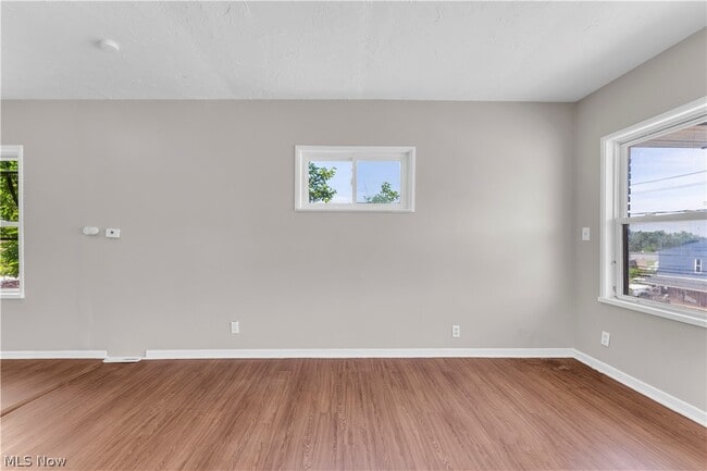 Building Photo - 4657 Warner Rd