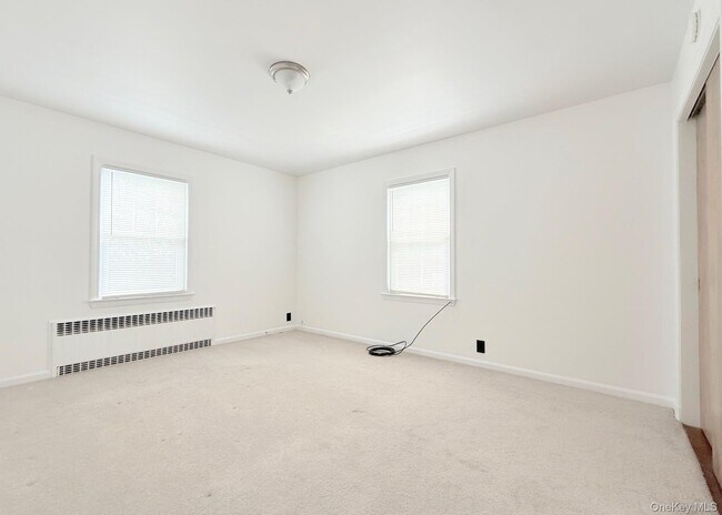 Building Photo - 138 Colonial Pl