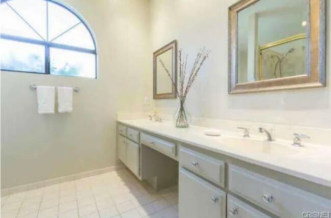 Building Photo - 26903 Deer Trail Ct