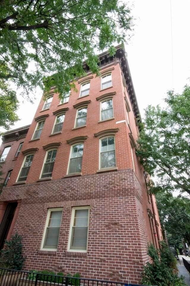 Building Photo - 580 Jersey Ave