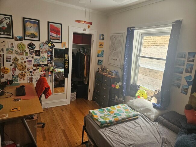 Building Photo - 5446 N Spaulding Ave