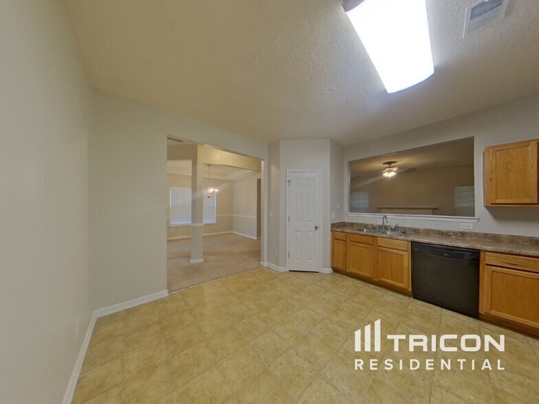 Building Photo - 5781 Little River Rd
