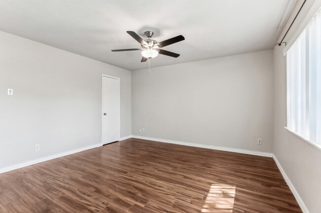 Building Photo - 540 Oldbridge Dr