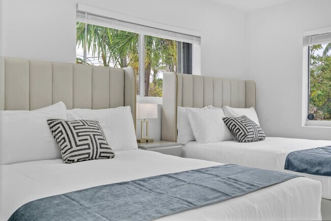 Building Photo - 1712 NE 18th Ave