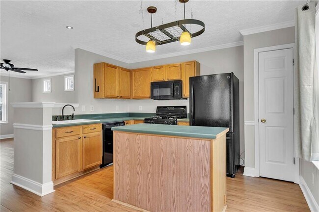 Building Photo - 225 Osmanthus Way