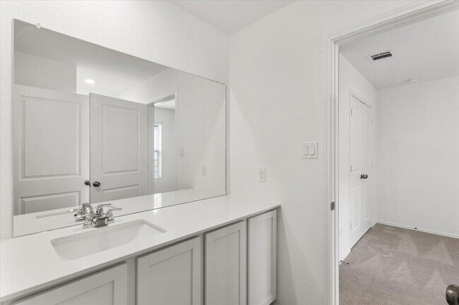Building Photo - 316 Keefer