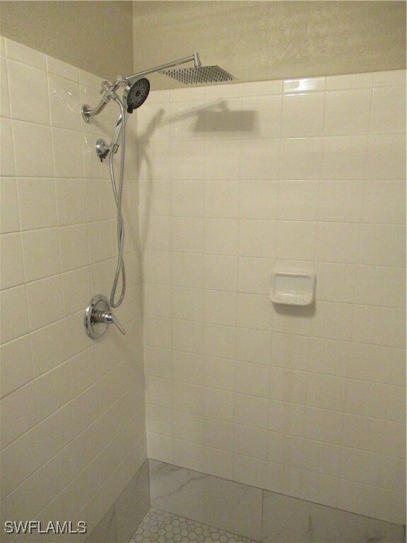 Building Photo - 4605 Bayshore Dr