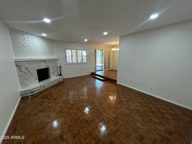 Building Photo - 1536 W Glenn Dr