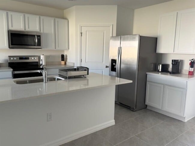 Building Photo - 3440 Ivy Holw Dr