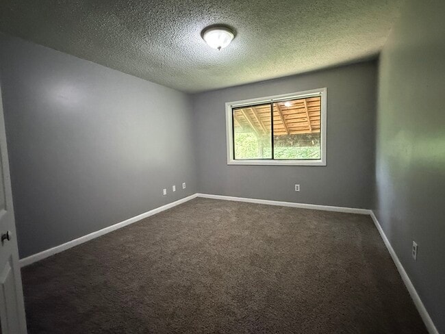 Building Photo - 20 Quail Run