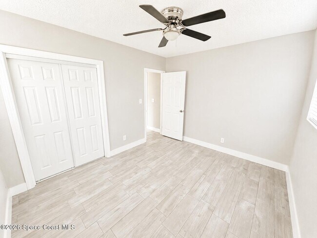 Building Photo - 1604 S Miramar Ave