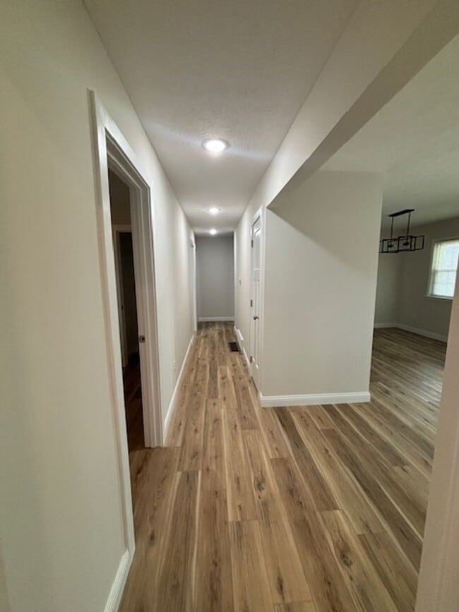 Building Photo - 395 W Crocus Dr