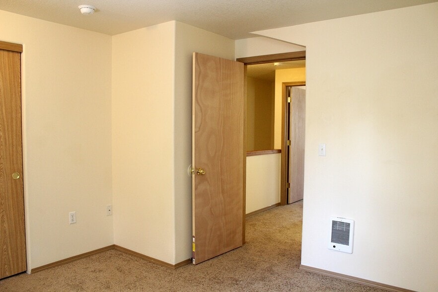 Building Photo - 3548 SE 119th Ave