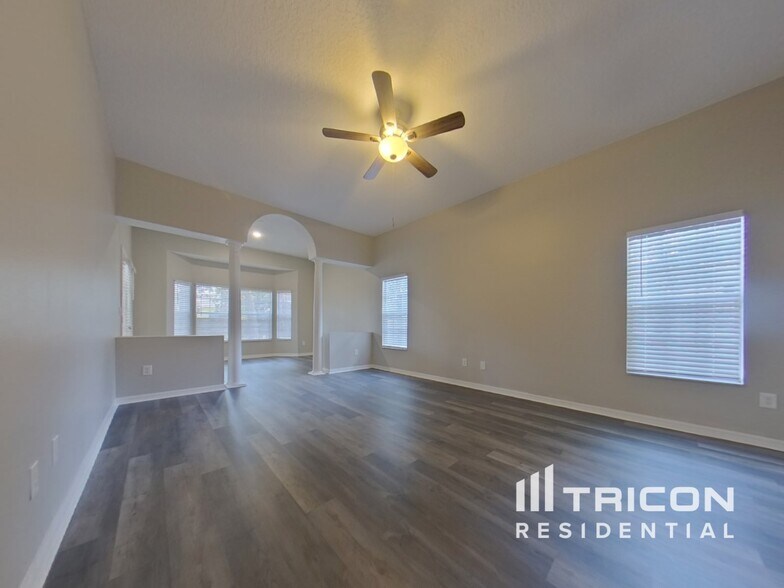 Building Photo - 258 Shady Oaks Cir