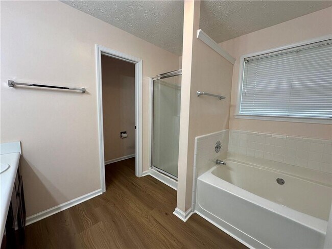 Building Photo - 665 Walnut Creek Dr NW