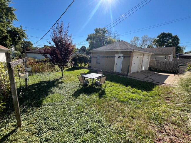 Building Photo - 334 N 60th St