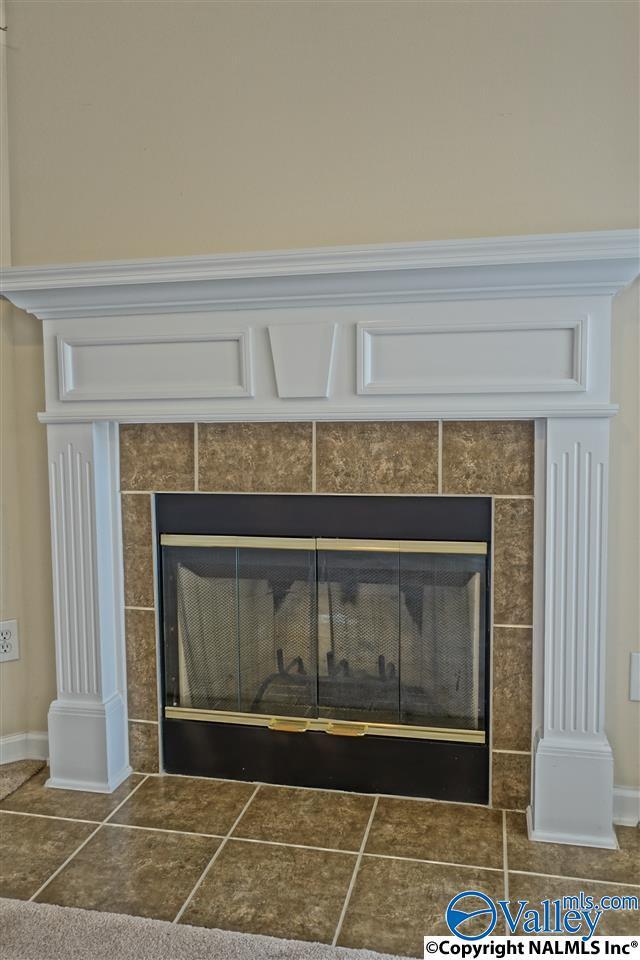 Building Photo - 106 NW Wittington Ln